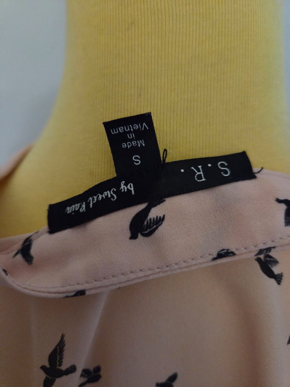 S.R. Bird Pattern Blouse - Picture 5 of 5